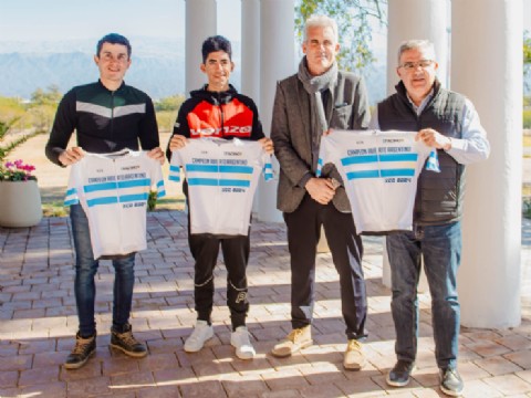 Jalil recibió a los campeones argentinos de ciclismo de montaña Álvaro Macías y Hernán Jais